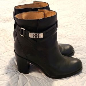 LIKE NEW! COACH black leather ankle booties 👑